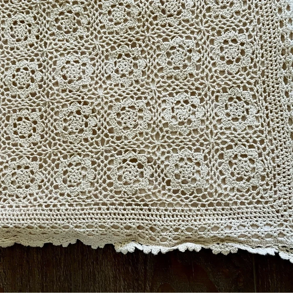 Crochet Lace Throw Pillows 17/23 Inches